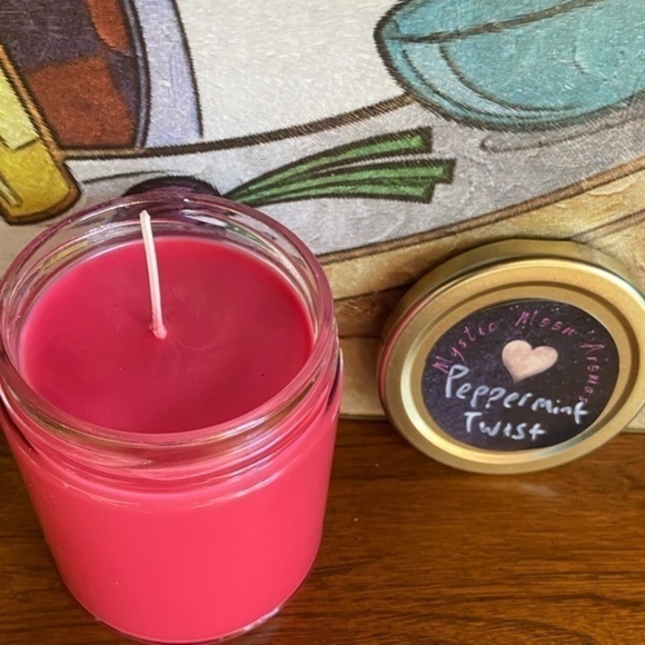Peppermint twist soy candle - Picture 5 of 5